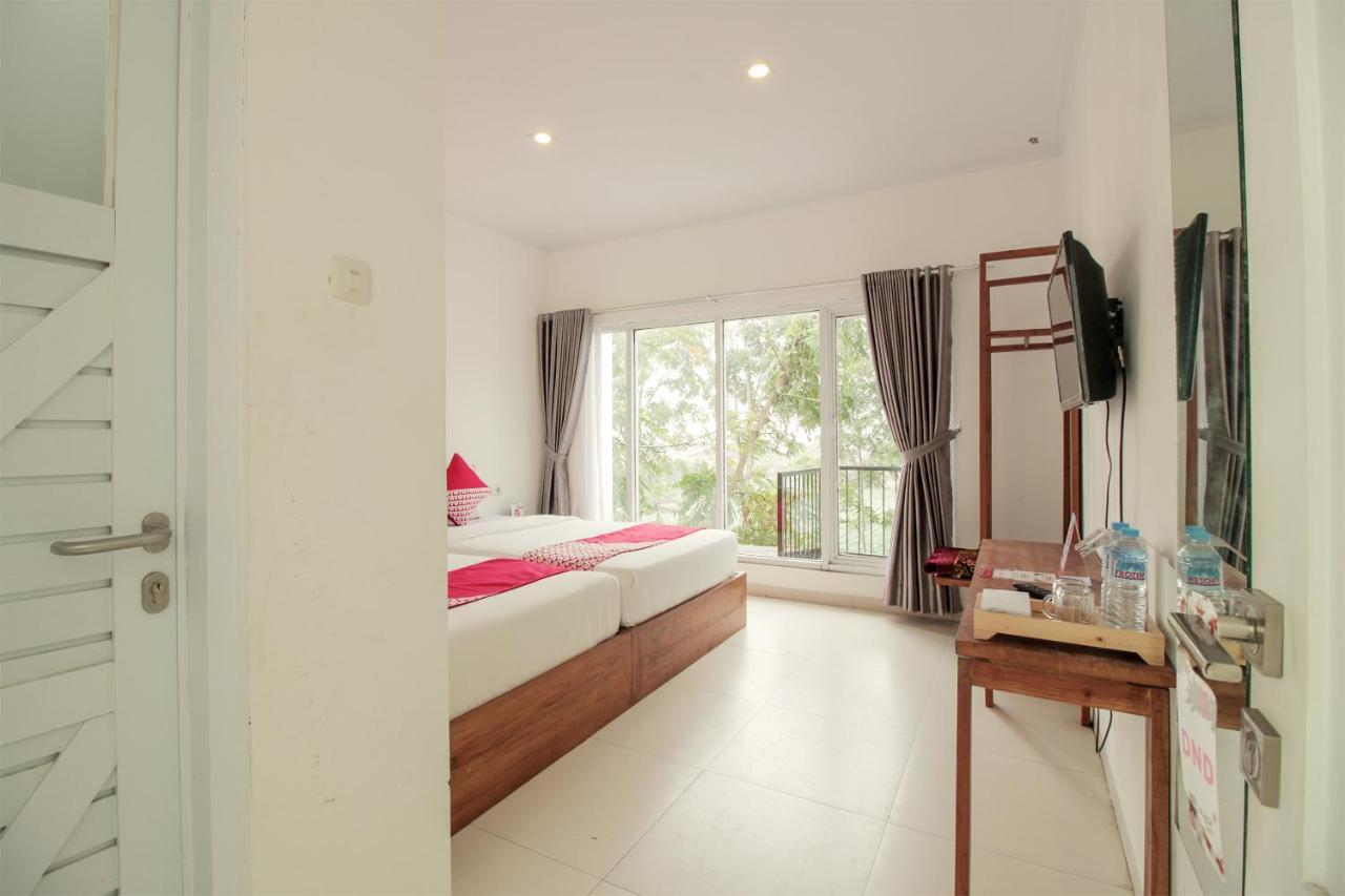Oyo 396 Tibrae Residence Syariah Lembang Exterior photo